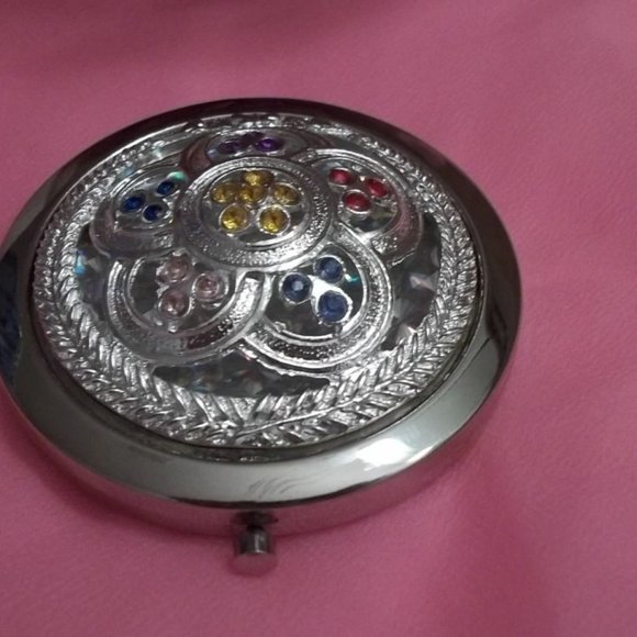 🛍️❤️Silver Multicolor Crystal Barbiecore  Make up Beauty  Compact Mirror🛍️❤️ - Picture 3 of 5